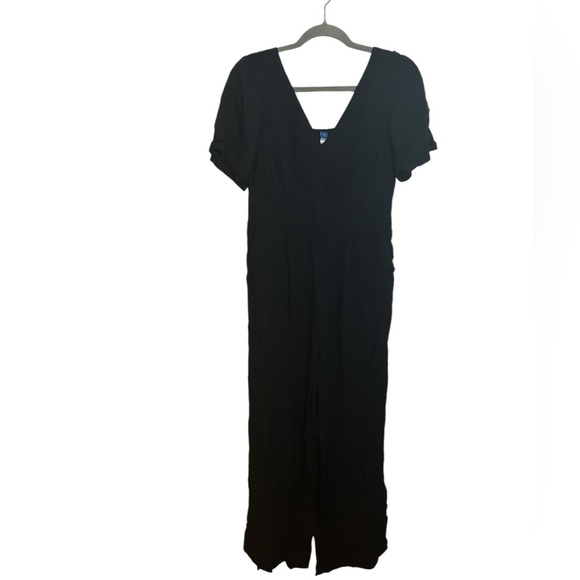 NWOT Old Navy Black Short Puff Sleeve Jumpsuit - Picture 1 of 5